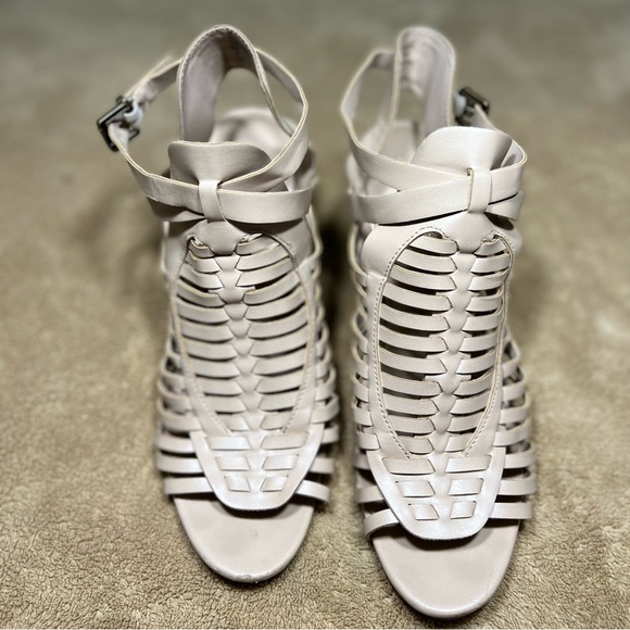 American Eagle heels - Picture 1 of 4